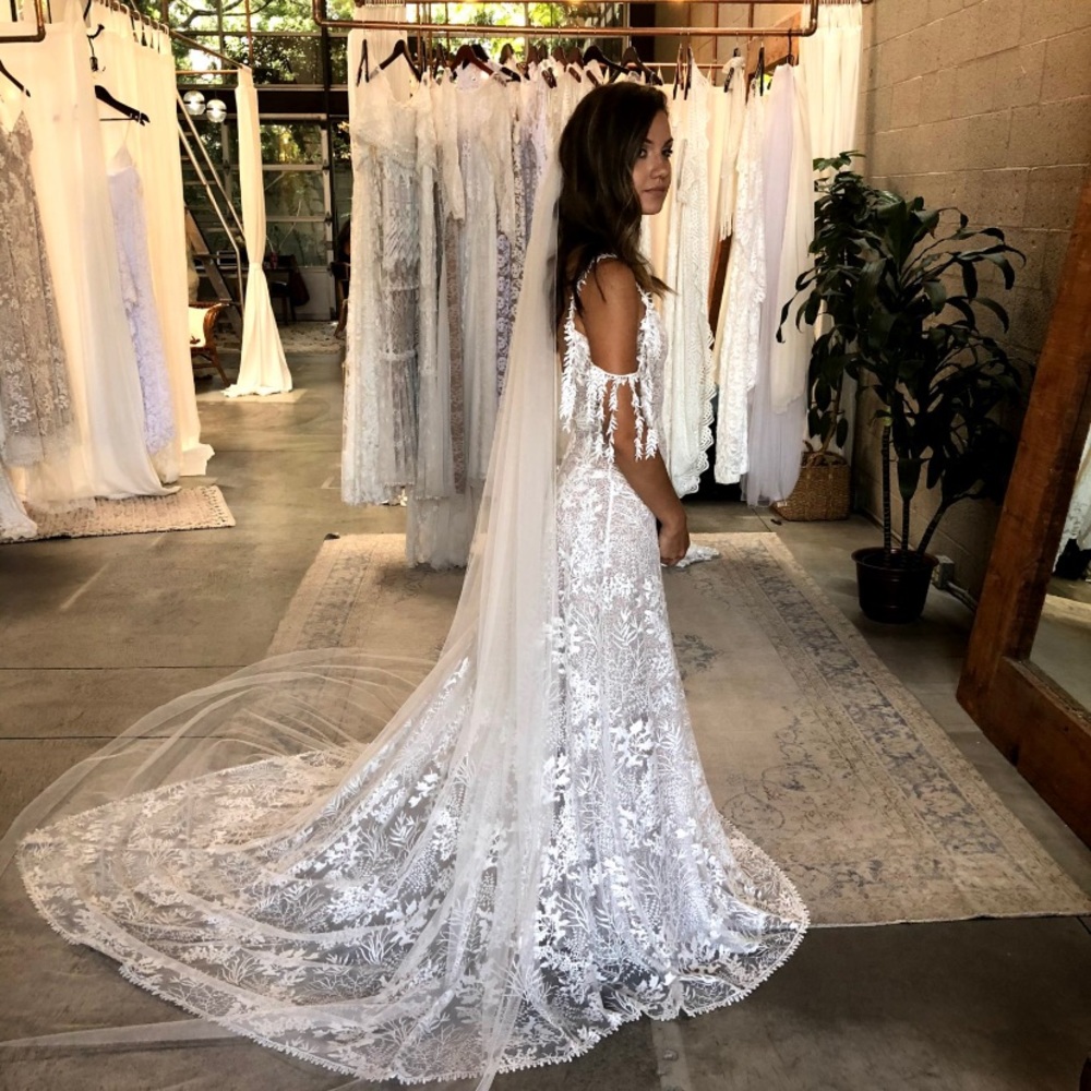 Grace loves lace Sol
